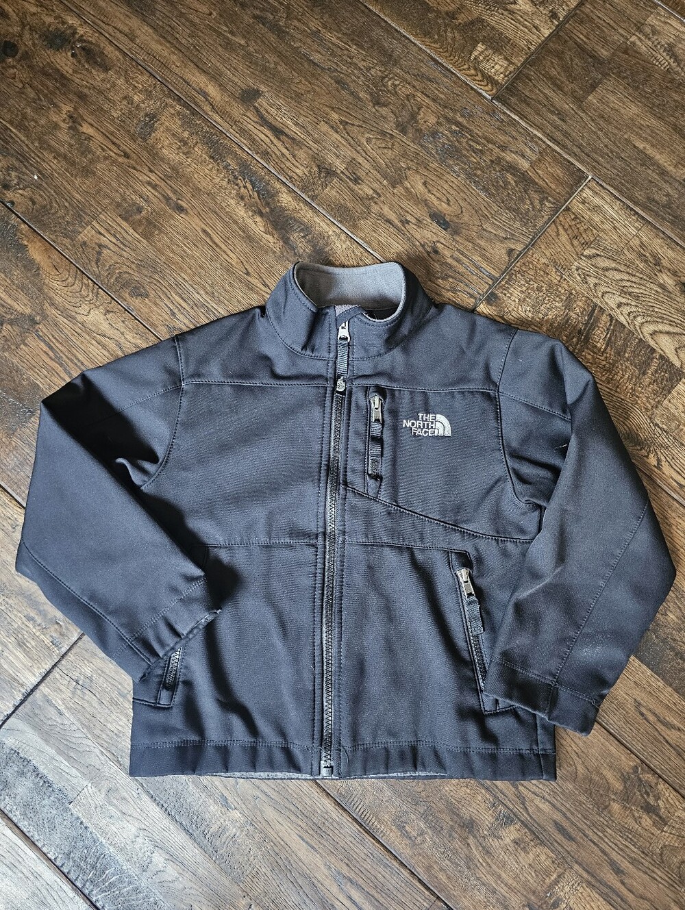 NORTH FACE BOYS SIZE 5T JACKET BLACK